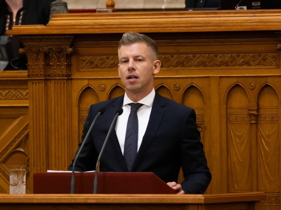 Szijjártó Péter feljelentette Magyar Pétert egy Facebook-poszt miatt, aztán meggondolta magát