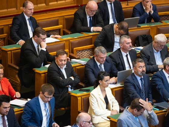 Belátták, hogy ez így nem megy, a Fidesz parlamenti képviselőinek tizedét még idén lecserélik