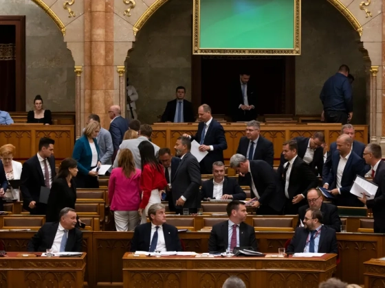 Sorcsere jön a Fidesznél, újabb 4-6 képviselőt lecserélhetnek a parlamenti frakcióban év végéig