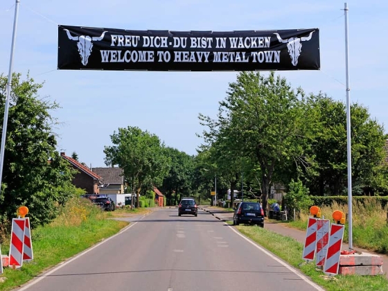 Wacken Open Air érkezés és indulás 2026: 85 000 W:O:A rajongók lezárják az autópályákat