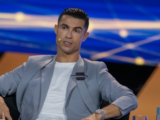 Cristiano Ronaldo színésznek áll, ebben a sorozatban tűnik fel