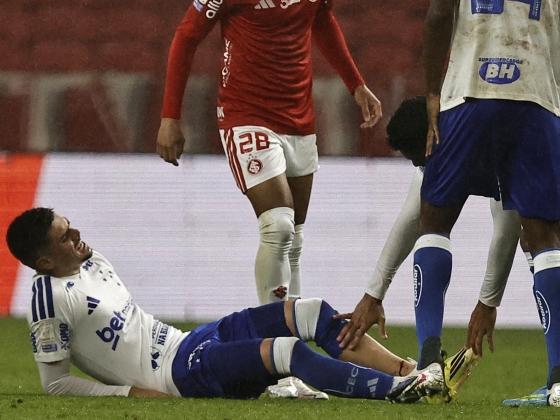Egy brazil játékos eltörte az ellenfele lábát, most addig nem játszhat, míg az fel nem gyógyul