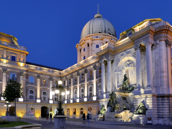 Budapesten lekapcsolják a díszkivilágítást, ha leáll a Paksi Atomerőmű