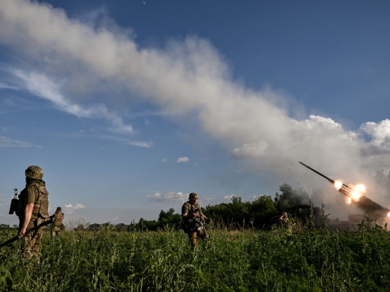 Orosz rakéta tört be a NATO területére, súlyos támadás érte az ukrán hadiipart – Ukrajnai háborús híreink csütörtökön