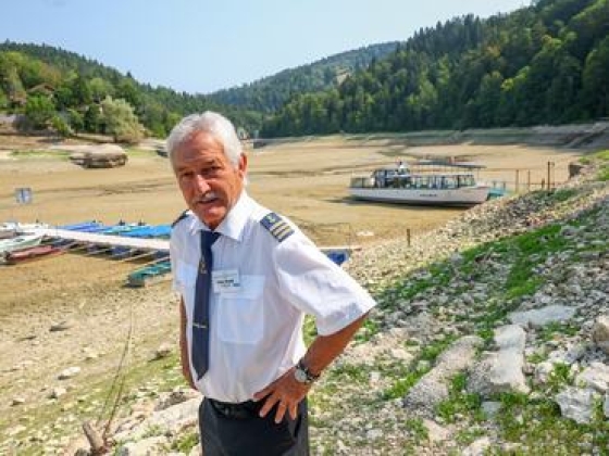 Kiszáradt a népszerű alpesi tó, munka nélkül maradt a hajóskapitány