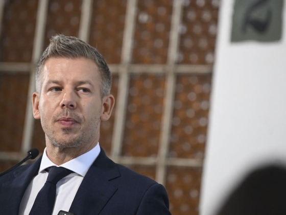 Újabb intőt kapott Magyar Péter a liberális mainstreamtől