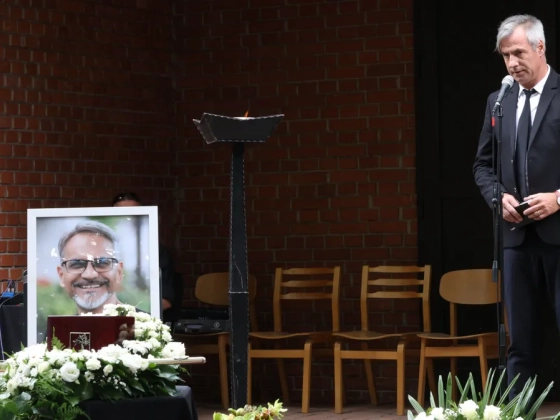 Pindroch Csaba ezzel a különleges beszéddel búcsúzott Szolnoki Péter temetésén