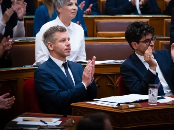 Tisza vezet a Fidesz előtt a hetek óta tartó politikai viták ellenére egy új felmérés szerint