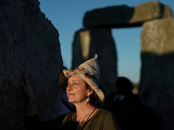 Magányban állva: A Stonehenge lottót nyit az angol örökség helyszínén egyedülálló egyéni élményért