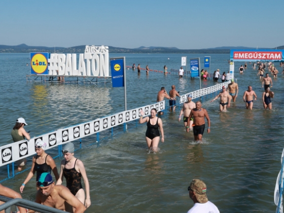 Ez várható a Balaton-átúszáson, üzentek a résztvevőknek