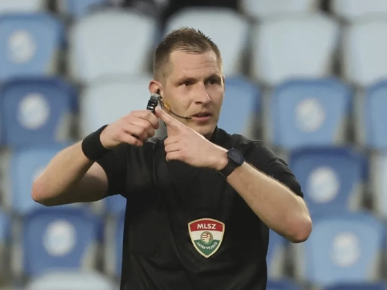 Újonc játékvezető fújja a sípot a Kispest-Honvéd–MTK mérkőzésen