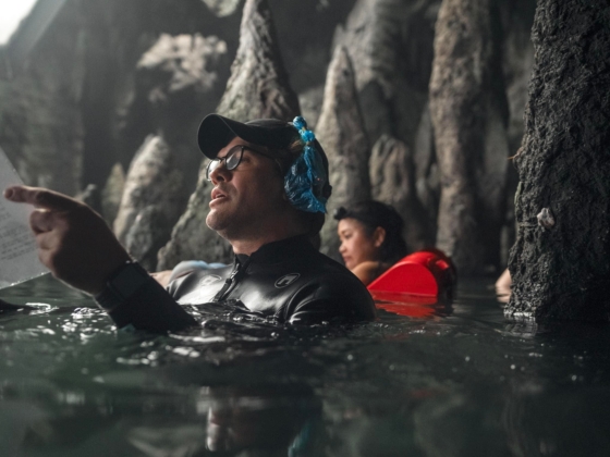 Jeff Wadlow a „Teljesen más filmnyelv” feltalálásáról a „The Devil’s Mouth” cápathrillerhez