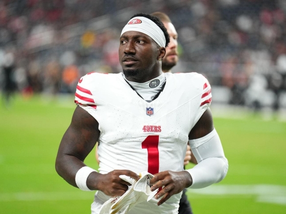 Christian McCaffrey, Mike Evans izgatott a 49 évesek felett Deebo Samuel hozzáadásával