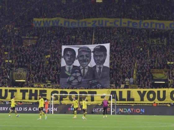 Kötél a FIFA-elnök nyakán, már csak a hóhérra várunk