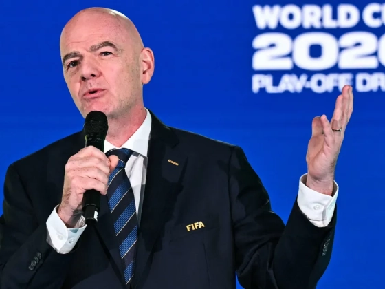 Lemondásra szólították fel a FIFA elnökét, aki azonnal reagált a botrányra