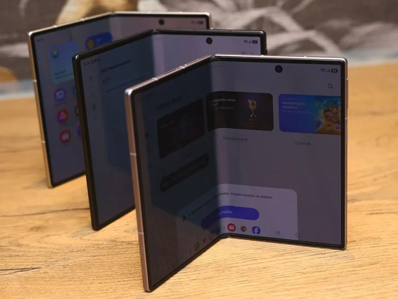 Itt vannak a magyarországi számok a Samsung idei kihajtható okostelefonjairól