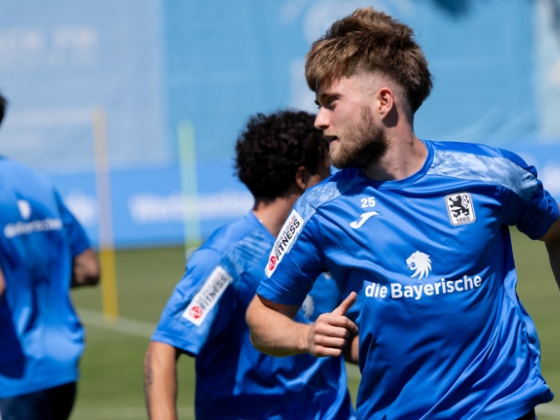 A Genesis legendájának fia nagy múltú német klubhoz igazolt