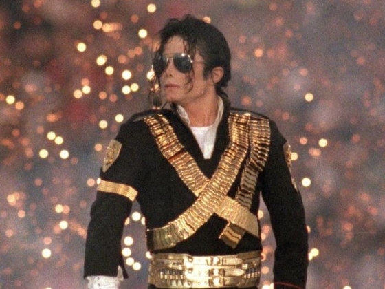 Michael Jackson majdnem megegyezik a slágerlisták legnagyobb rapperével