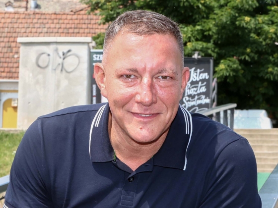 A sztárokra csap le elsőként a vízhiány: Németh Kristóféknál már három napja nincs víz -  üzent a színész