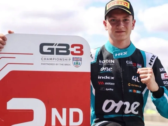 Silverstone-i második helyezésével Molnár Martin már második a brit F3 pontversenyében