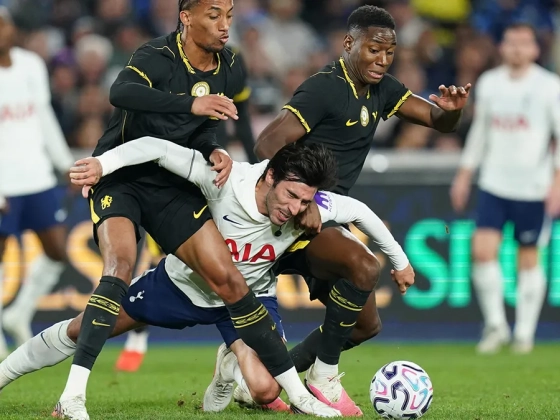Döntés a 92. percben, az emberhátrányban játszó Tottenham legyőzte a Chelsea-t