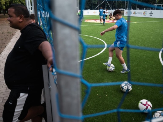 „Van, aki előbb jutott el Mexikóba, mint a Balatonhoz” – így adhat a foci valóban egy második esélyt
