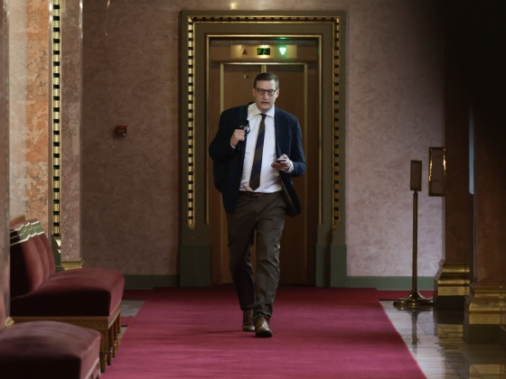 Panyi „Migránsközösségek” Miklós úgy megszakértette az áramválságot, hogy a magyar népességfogyás adta a másikat