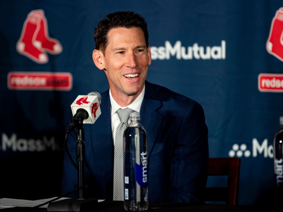 A Red Sox Front Office nem kap elég hitelt egy versenyző felépítéséhez