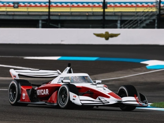 Érkezik a jövő az IndyCar számára, mivel az új autója átment az első teszten