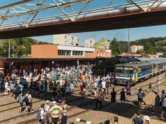 Ünnep: Magyarország újranyitja a 3 éve lezárt vasútvonalat – videók, fotók
