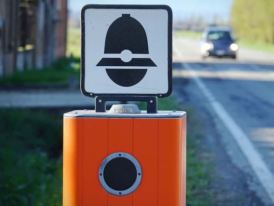 10 hét alatt keresett milliók: megérkezett Olaszország legjövedelmezőbb sebességmérő kamerája