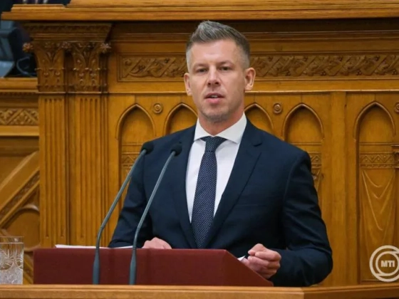 Magyar Péter: Teljesen leállítják a Paksi Atomerőművet