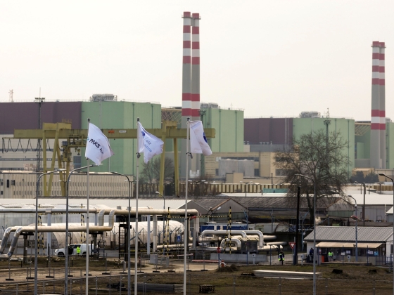 Paks kétszeresen megszenvedi az atomerőmű leállását: így próbálják menteni a várost