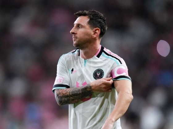 Lionel Messi magyar futballistát ölelgetett az első meccsén a vb-döntő után