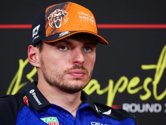Verstappen újra felkavarta az F1-et: a rivális csapatfőnökkel tárgyalt a nyaralása alatt?