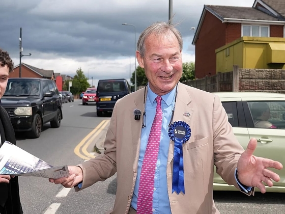 Rupert Lowe szövetséget ajánl Nigel Farage-gal, hogy egyesítse a brit jobboldalt