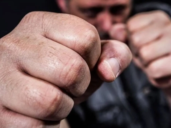 „Nem bántottak, elestem a zuhanyozóban” – helyzetkép a börtönökön belüli erőszakról