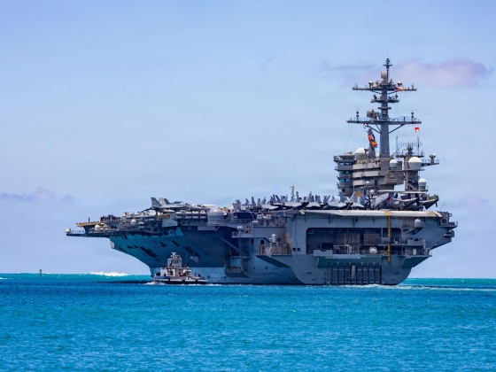 Az amerikai haditengerészet USS Theodore Roosevelt szuperszállítója visszatér San Diegóba