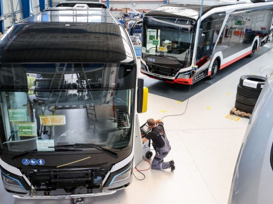 Vissza kell hozni a dízel buszokat a tömegközlekedésben a Paksi Atomerőmű leállása miatt, a teljes elektromos flottát kivonhatják