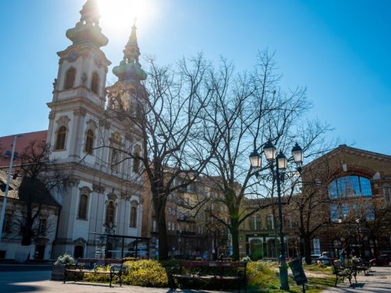 Robbanótestek bukkantak elő a Dunából a Batthyány térnél