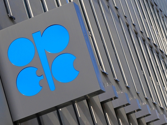 Az OPEC+ visszaállítja az összes „önkéntes” olajkitermelés csökkentését szeptemberben