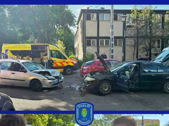 Döbbenetes baleset történt Zuglóban, 13 éves sofőrt találtak a volán mögött