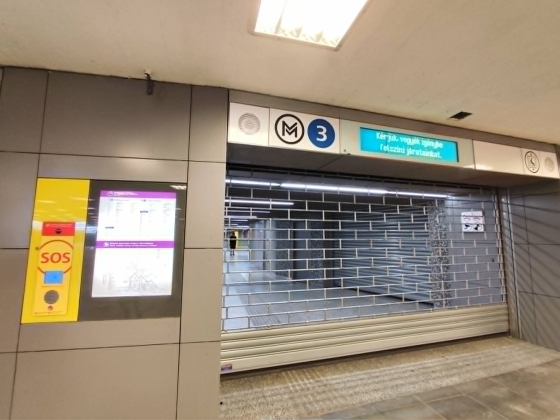 Rendkívüli: Lezárták az M3-as metró egyik állomását, minden utast leszállítottak a szerelvényekről