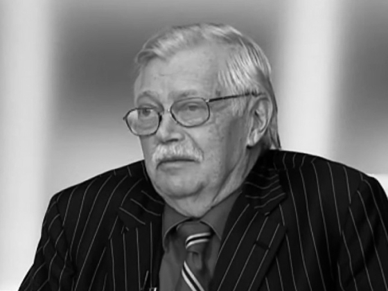 Meghalt Szelényi Iván