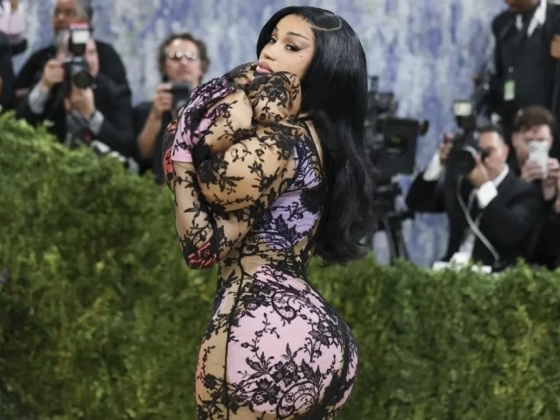 Erre nem számítottak a rajongók: Cardi B fenékkisebbítő műtéten esett át - videó