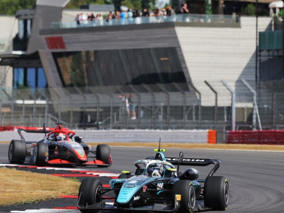 Molnár Martin újabb dobogója után már második a brit Formula–3-ban