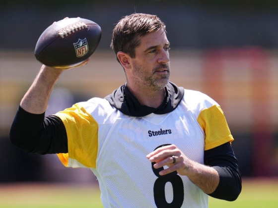 Aaron Rodgers „abszolút gyávának” nevezi Anthony Faucit a vitás szenátusi vallomása után