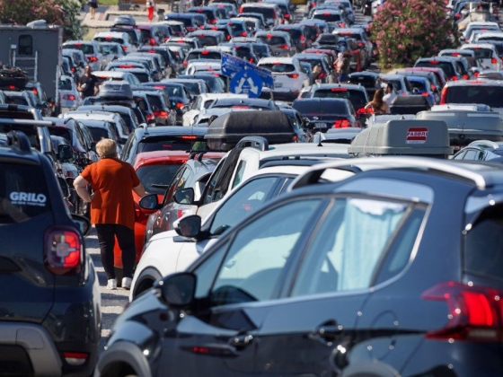Horvátország, Görögország, Montenegró: elképesztő káosz a határátkelőkön, órákat vesztegelnek a 40 fokos hőségben az autósok