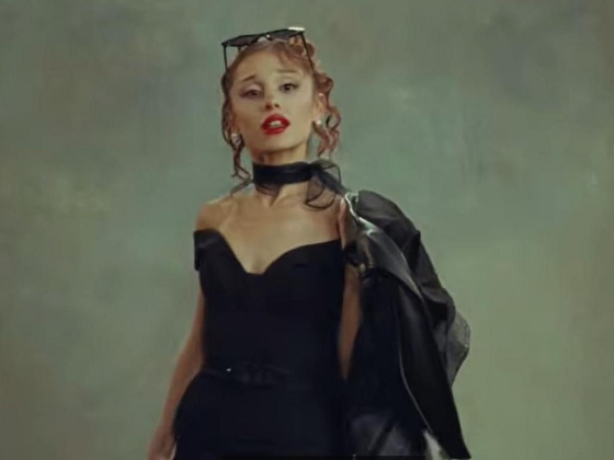 Ariana Grande-nak elege van a test megjegyzéseiből, de a „vizsgálat” elhúzódik