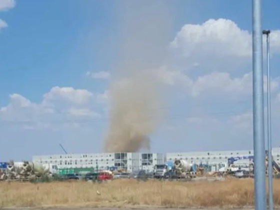 Mini tornádót videóztak a szegedi BYD-gyár felett